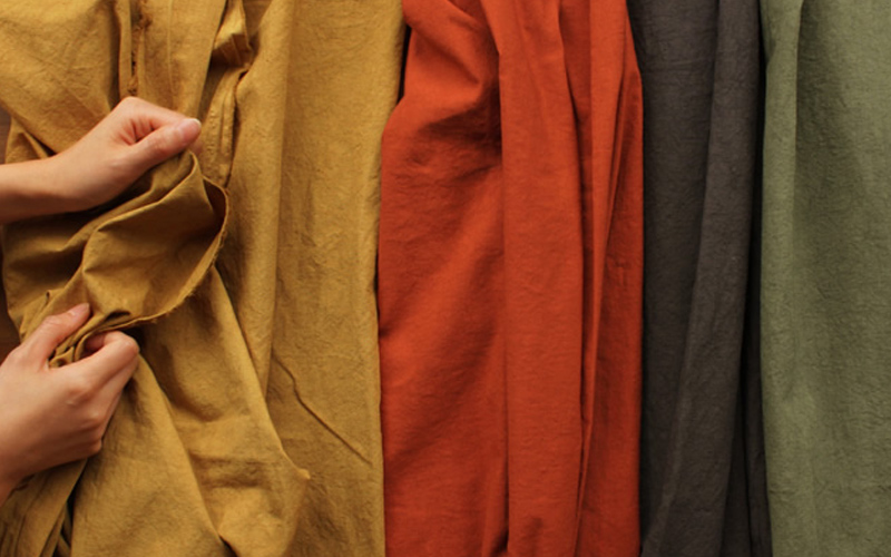 天日乾燥した綿麻生地 無地染め